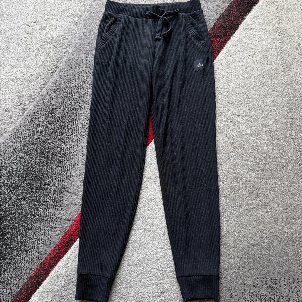 ALO Yoga Black Ribbed Joggers with Logo Patch